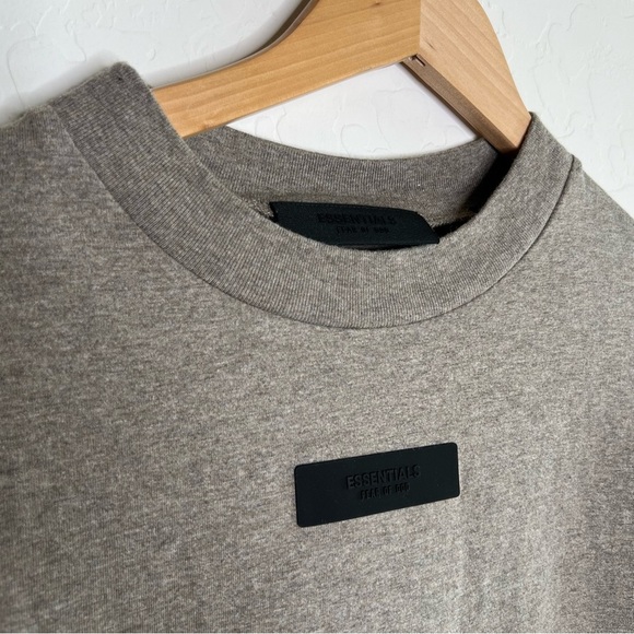Fear of God Essentials S/S T-shirt with black logo patch in heather grey - Picture 3 of 8